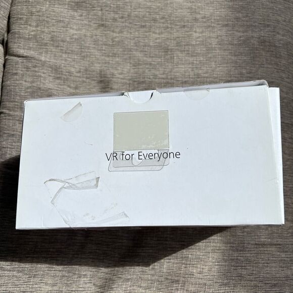 Zeiss VR One Plus;  Virtual Reality Headset - Picture 3 of 3